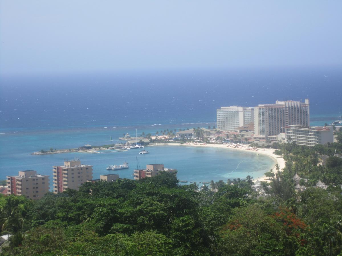 Mcfarlane'S Place Ocho Rios Kültér fotó